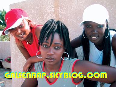 trois fem k jadore bien